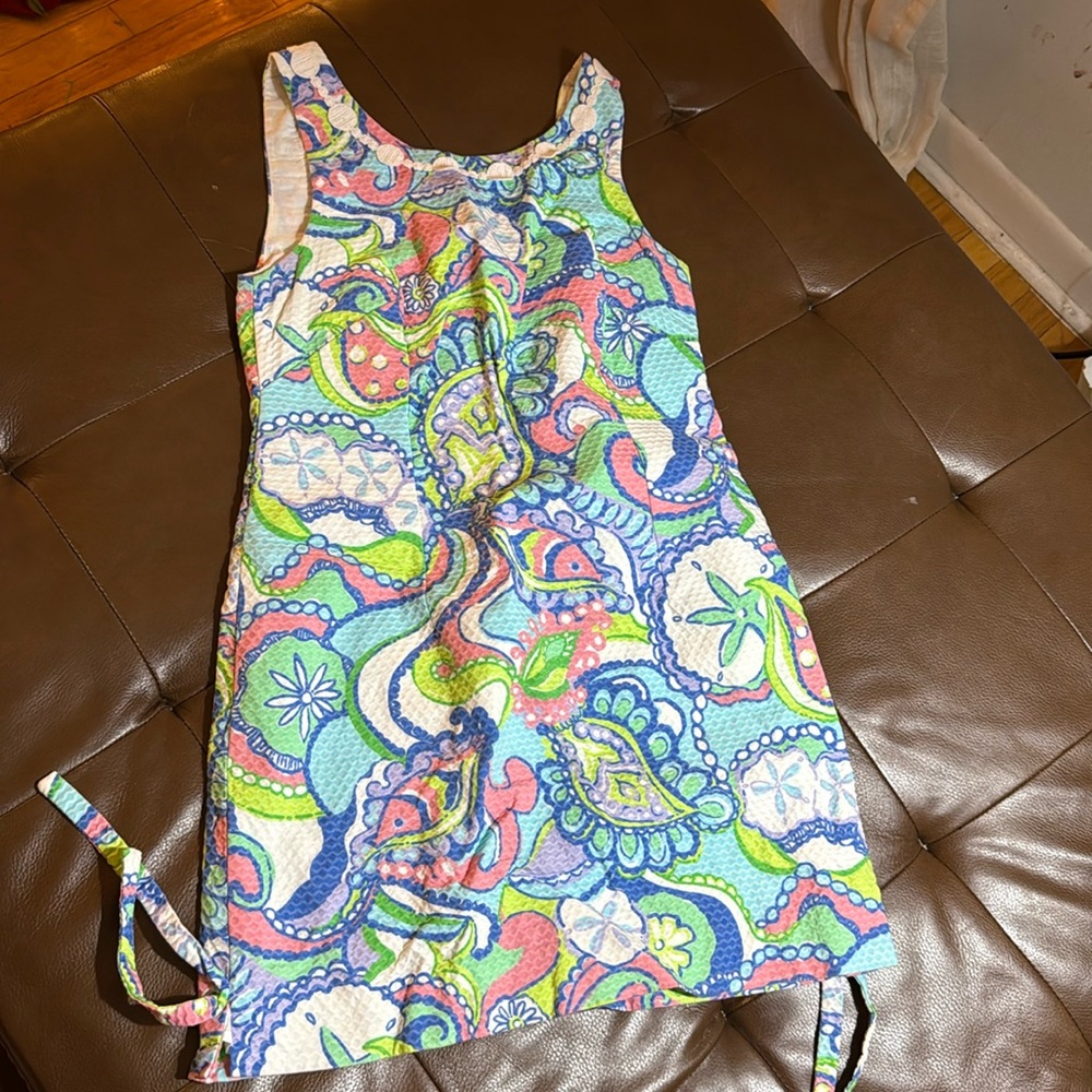 Knee length, size 6, starfish zipper pull